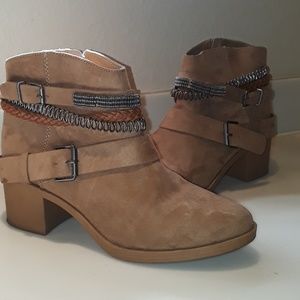 Ankle boots